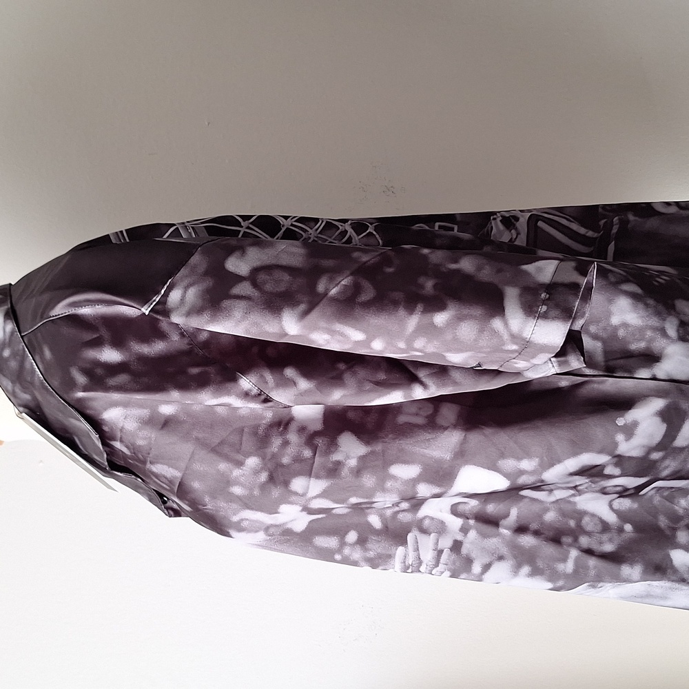 Jordan x A Ma Maniere AJ2  Top ShirtBlack and White Graphic Button-Up Shirt - Picture 4 of 7